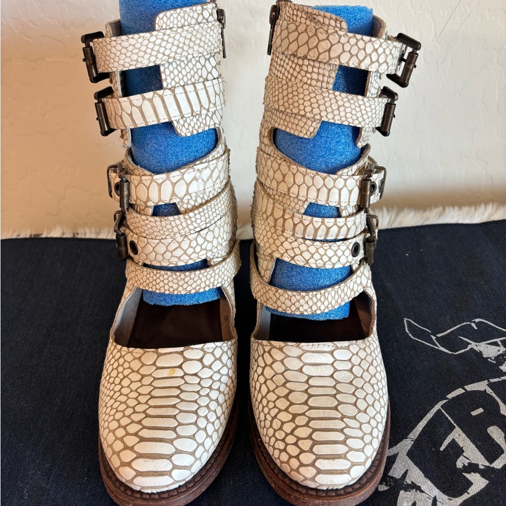 Freebird by Steven Clover 🦄